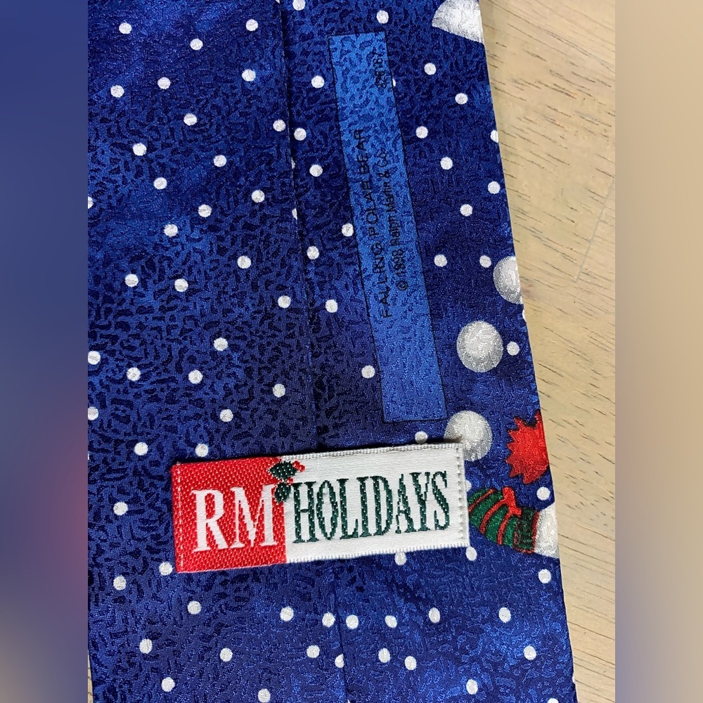RM Holidays Tie "Big Polar Bear"‎ Design Silk Blue White Green Red - Picture 4 of 5